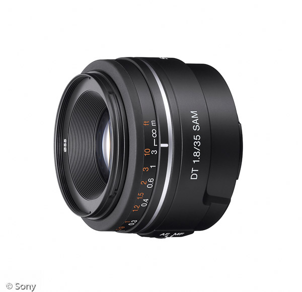 Sony DT 35 mm F1,8 SAM Objektiv (Bild: Sony)